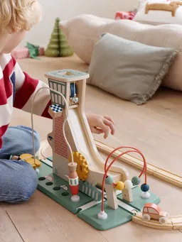 Vertbaudet Activity-Turm mit Rampe für Kinder – Produktbild 1 von 1