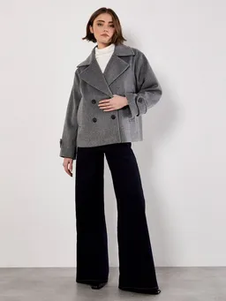 Apricot Apricot Kurzjacke Kurzjacke im Zweireiher Stil – Produktbild 1 von 1
