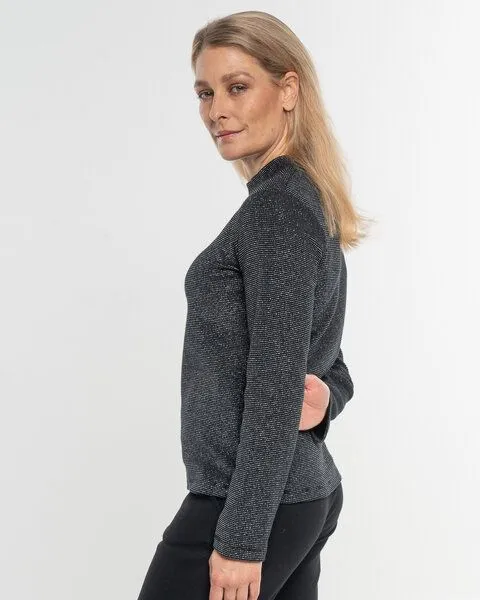 Alma & Lovis Alma & Lovis Turtleneck Glitzer-Shirt in Waffelpiqué aus Organic Cotton | Pearl Turtle, Raven (schwarz), – Produktbild 4 von 4