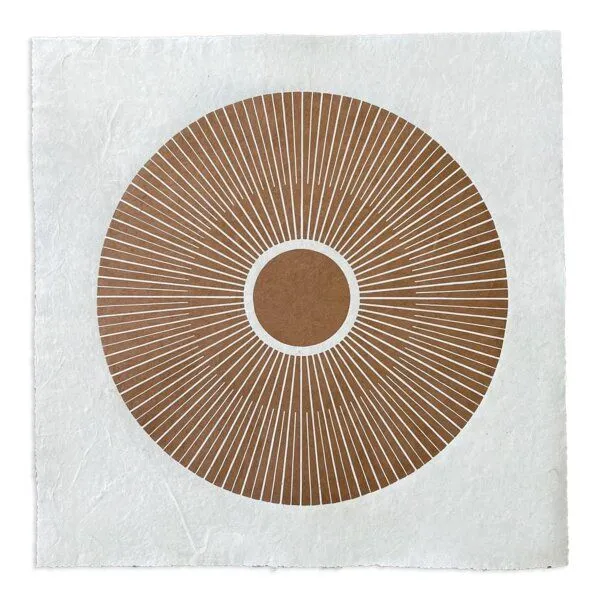 Veskor Cassiopeia Veskor Cassiopeia CENTRAL SUN Sonnen Linoldruck | 40 × 40 cm | Kupfer auf Naturweiß – Produktbild 1 von 4