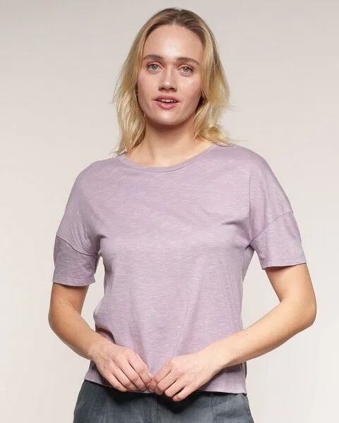 Alma & Lovis Alma & Lovis Lässiges Shirt aus leichter Bio-Baumwolle / EcoVero | Flame T, Crocus (flieder/rosa), – Produktbild 1 von 4