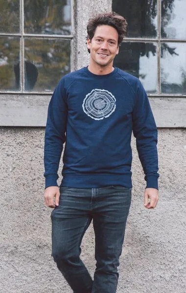Life-Tree Life-Tree Sweater aus Biobaumwolle Fairwear für Herren Treeslice in Denim Blue – Produktbild 5 von 5