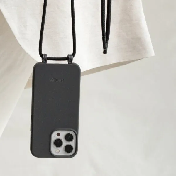 change the label change the label Change Case - 2in1 Nachhaltige iPhone Hülle mit abnehmbarer Kette, Schwarz, – Produktbild 4 von 4