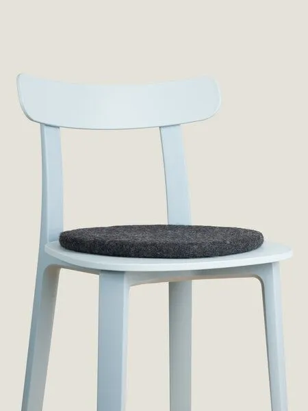myfelt myfelt Flachfilz Sitzauflage (⌀ 36 cm, 36 x 36 cm), Anthrazit (kuno) meliert (hugo), – Produktbild 4 von 4