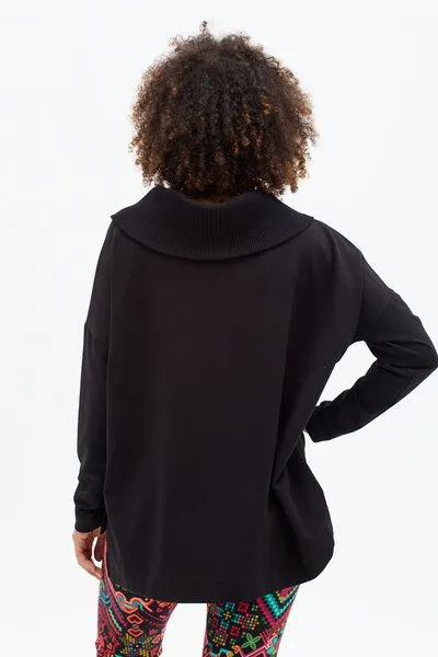 KOKOworld KOKOworld Sweatshirt Cinta – Oversize-Schnitt – Boot-Ausschnitt mit breitem Rippkragen – farbenfroher Print – fair produziert in der EU, Black telar (schwarz), – Produktbild 4 von 4