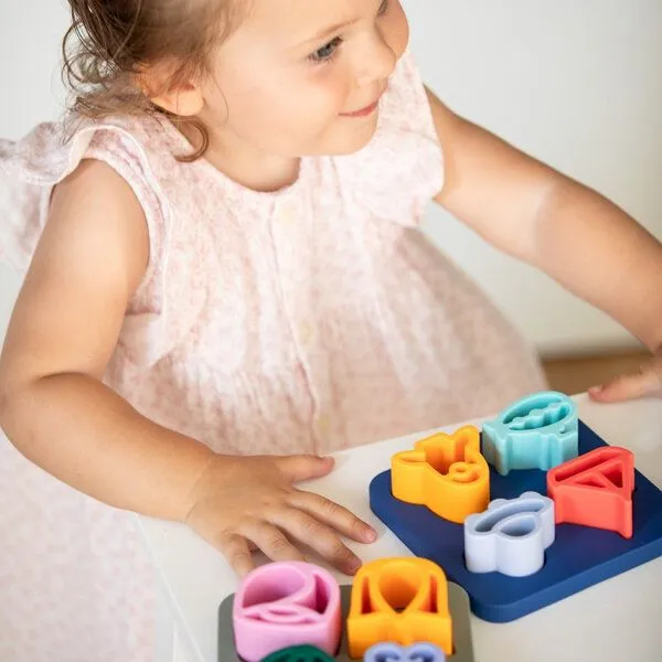 PETIKIDS PETIKIDS Silikon-Lernspielzeug – Puzzle mit Fahrzeugen – Produktbild 2 von 4
