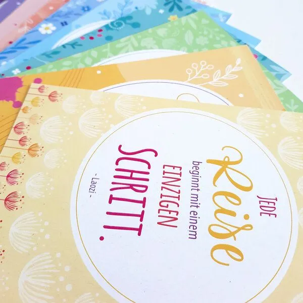 Ideenverlag Hamburg Ideenverlag Hamburg Gedankengalerie® Achtsamkeits-Set mit Holzaufsteller, Affirmationskarten & Trockenblumen | Nachhaltiges Geschenk für Frauen & Herzensmenschen /hergestellt in Deutschland – Produktbild 4 von 4