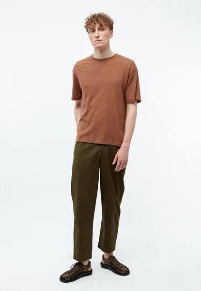 Givn Berlin Givn Berlin Hose GBJORIS tapered aus Bio-Baumwolle, Olive, – Produktbild 1 von 4