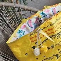 REFISHED fair fashion REFISHED fair fashion Tasche 'SOULMATE WATERPROOF' Limitierte Edition! - upcycelte Fischfuttersäcke, #fish gelb-dollar/#wp melon, – Produktbild 2 von 3