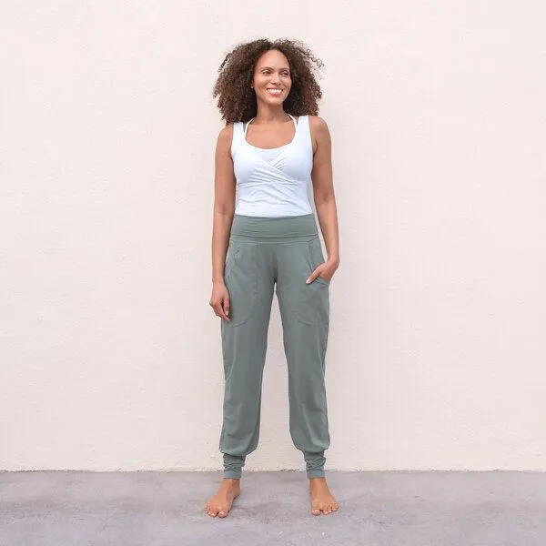 Jaya Jaya GAYATRI - Damen - Top für Yoga, Dance und Everyday mit Cache-Coeur vorne aus GOTS-zertifizierter Biobaumwolle, White/weiß, – Produktbild 3 von 3