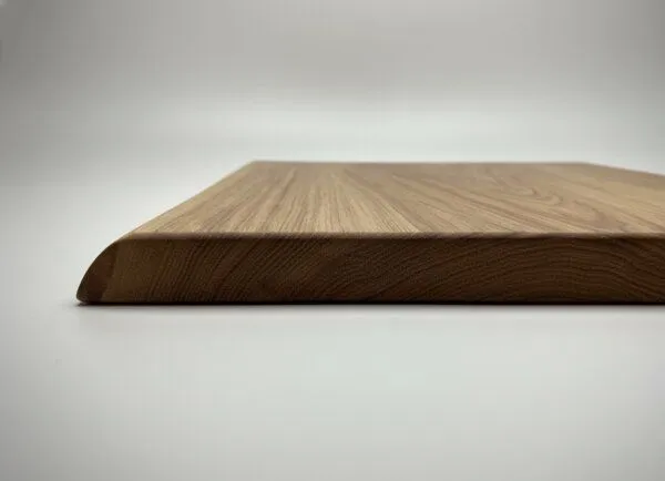 Portia by Callidus Designs Portia by Callidus Designs Schneidebrett aus massiver Eiche mit Naturkante – Produktbild 2 von 4