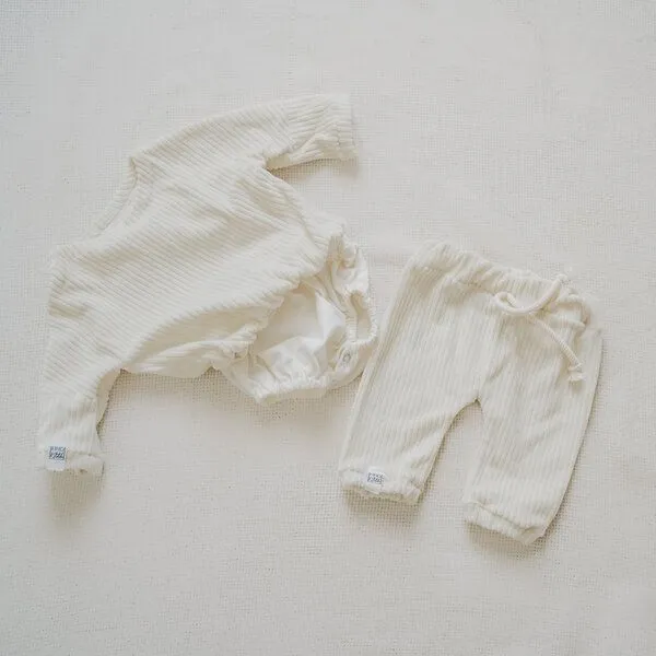FINO & Stitch FINO & Stitch DIY Nähset Jogger Pants Cord Bio-Baumwolle - zugeschnitten, Weiss, – Produktbild 4 von 5