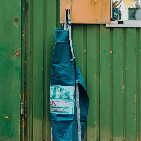 Rice&Carry Rice&Carry Gartenschürze mit praktischer Tasche auf der Front, Rot, – Produktbild 2 von 2
