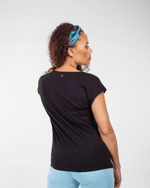 Alma & Lovis Alma & Lovis Shirt mit Wasserfall-Ausschnitt, aus Bio-Baumwolle | Short Cascade, Schwarz, – Produktbild 4 von 4