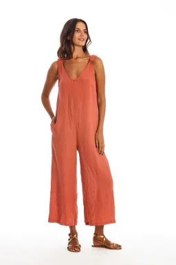 RAVENS VIEW IBIZA RAVENS VIEW IBIZA Damen vegan Jumpsuit Menorca Erde Rot – Produktbild 1 von 1