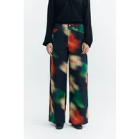 thinking mu Thinking MU Damen vegan Hose Mit Weitem Bein Bloom Von Hedda Schwarz/Grün/Rot – Produktbild 1 von 1