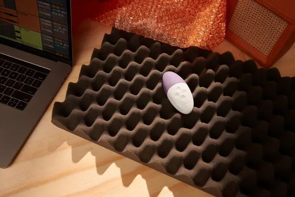 LELO Minivibrator für Frauen mit SoundSense-Technologie - LELO SIRI 3, Lila, – Produktbild 4 von 4
