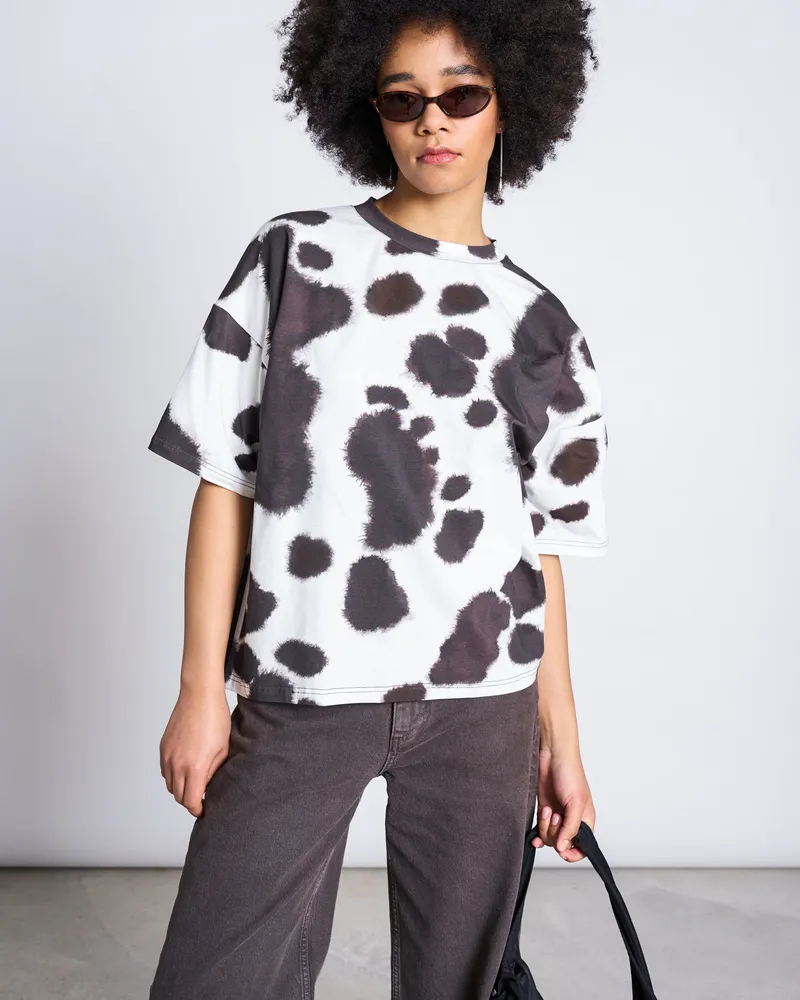 JAN N JUNE JAN N JUNE Damen vegan T-Shirt Arlen Kuhmuster, Dunkelbraun, – Produktbild 1 von 2