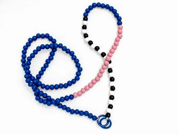 renna deluxe renna deluxe Handykette aus Holzperlen, Crossbody lang, Blau, – Produktbild 4 von 4
