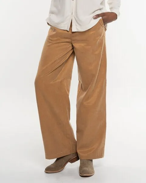 Alma & Lovis Alma & Lovis Weite Marlenehose aus softem Cotton-Lyocell-Mix | Luxury Marlene, Sahara gold (gelb-beige), – Produktbild 1 von 4