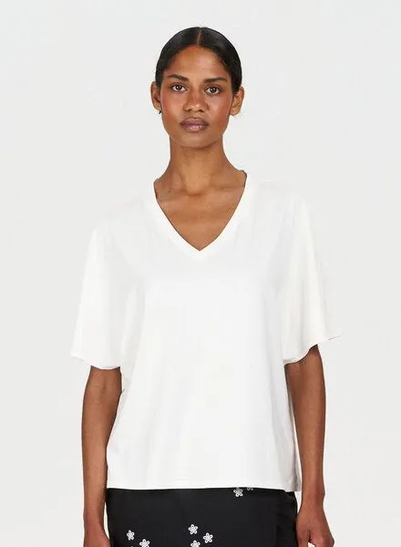 KOMODO Komodo Modal T-Shirt Modell: Dhalia mit V-Ausschnitt, Almond (beige), – Produktbild 1 von 2