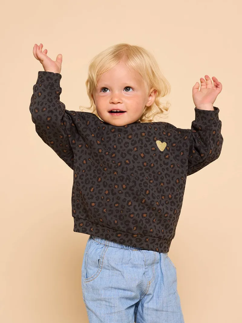 Envie De Fraise Baby-Sweatshirt mit Herz-Aufdruck aus der Mutter-Tochter-Kollektion LEOPARD ENVIE DE FRAISE, Dunkelgrau, – Produktbild 2 von 3