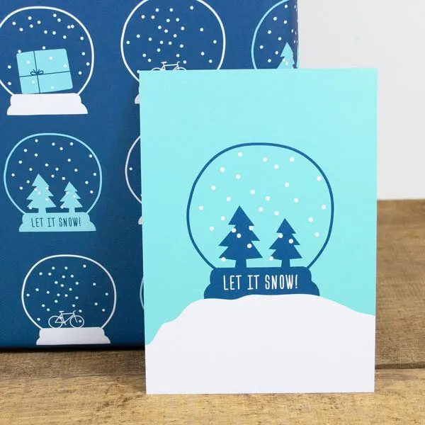 Bow & Hummingbird Bow & Hummingbird Postkarte Let it snow! – Produktbild 1 von 3