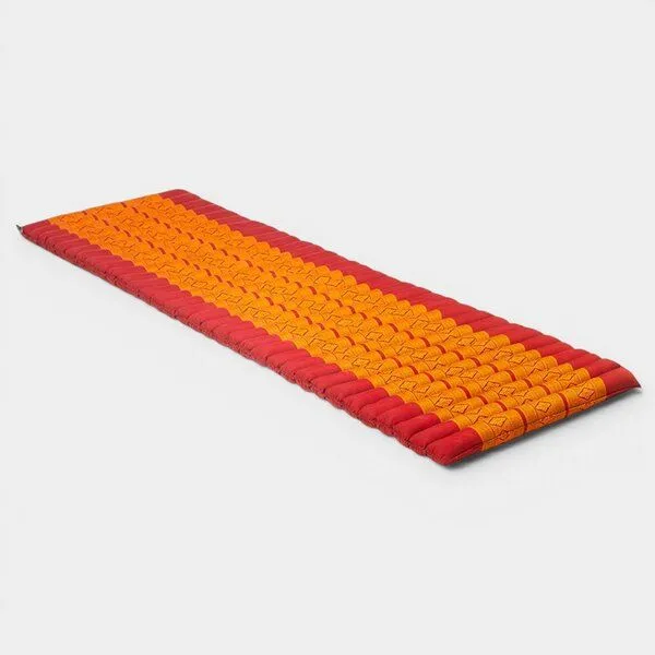 Der Lindwurm Der Lindwurm Thai Yogamatte zum Aufrollen mit Kapokfüllung, Orange/rot, – Produktbild 2 von 2