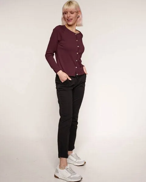Alma & Lovis Alma & Lovis Leichter Feinstrick-Cardigan aus reiner Bio-Baumwolle | Cotton Cardigan, Feige (lila), – Produktbild 2 von 3