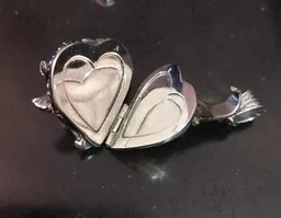 pakilia pakilia Amulett "Corazón Colibris" – Produktbild 1 von 1