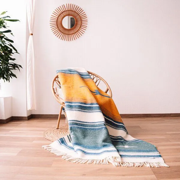 Steppenwolle Steppenwolle Kuscheldecke VALLEY aus 100% Schurwolle mit Tribalmotiv & Fransen – Produktbild 1 von 4