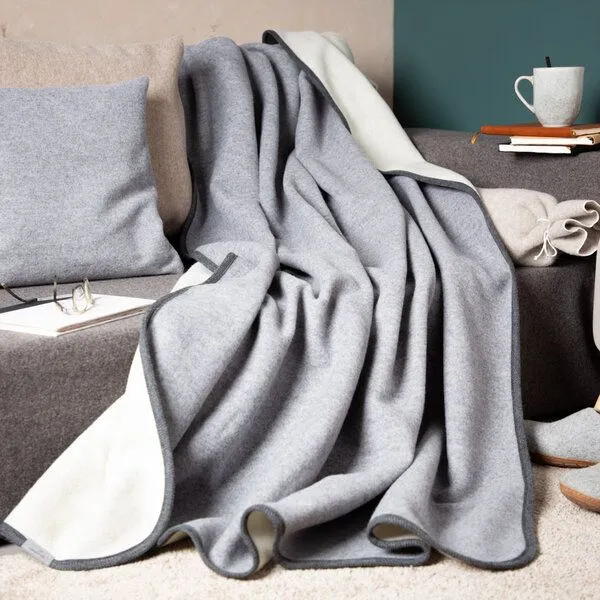 nahtur-design nahtur-design Lodendecke | Warme Wolldecke | Kuscheldecke aus 100% Schurwolle, Grau/beige (grau), – Produktbild 1 von 4