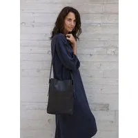 KATHRIN HEUBECK KATHRIN HEUBECK Crossbodytasche DOUBLE LOOP ADJUSTABLE, Schwarz, – Produktbild 1 von 1