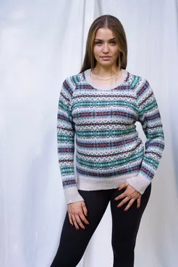 Haus of Namaste Haus of Namaste Handgefertigter Fair-Isle-Pullover | 100 % Lammwolle auf Haferflockenbasis | Nordischer Strickpullover | Nachhaltig und fair – Produktbild 1 von 1