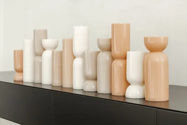 Originalhome Originalhome Nachhaltiges Kerzengeschenk: Handgegossene vegane Designkerze - Organic M,, Clay, – Produktbild 3 von 3