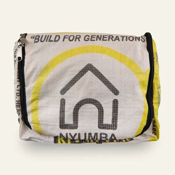 Nyuzi Blackwhite Nyuzi Blackwhite Upcycling Kulturbeutel, Gelb mombasa cement, – Produktbild 1 von 4