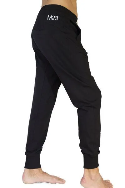 M23 M23 Herren Jogginghose aus Bio-Baumwolle, Modell "Clint", Schwarz, – Produktbild 3 von 5