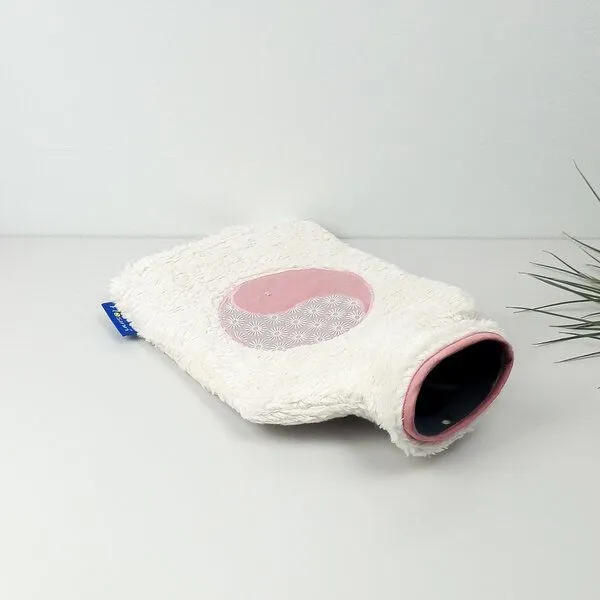 Flosinn Flosinn Kuschelige Wärmflaschen aus Bio-Teddyplüsch. Wärmflaschenbezug und Wärmflasche. Verschiedene Farben, Teddy mit rosa / rosé, – Produktbild 3 von 4