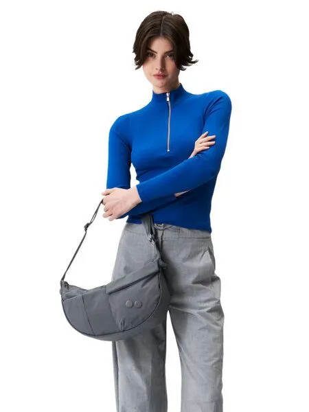 PINQPONQ PINQPONQ Crossbody Bag Krumm Medium, Crinkle grey, – Produktbild 4 von 4