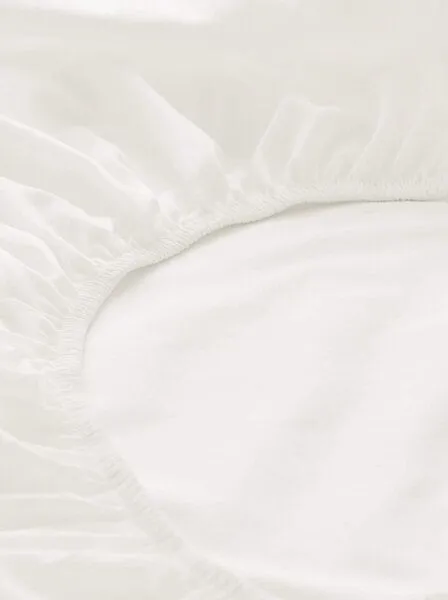 hessnatur hessnatur Satin Spannbettlaken aus reiner Bio-Baumwolle, Naturweiss, – Produktbild 6 von 6