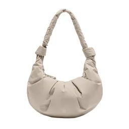 GOT BAG GOT BAG Pleat Moon Bag Large monochrome scallop – Produktbild 1 von 1