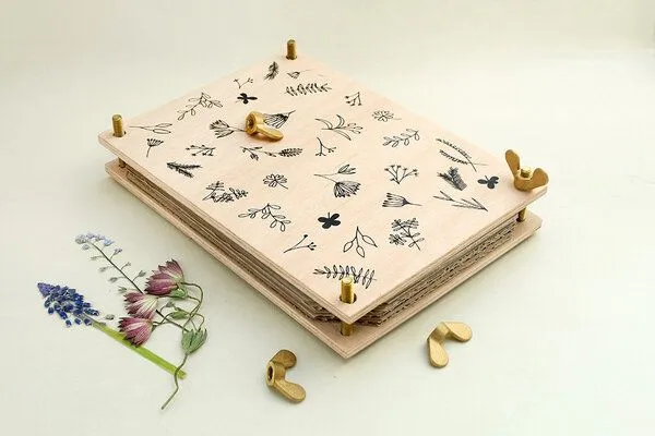 STUDIO KARAMELO STUDIO KARAMELO BLUMENPRESSE »BLÜTEN & ZWEIGE« – Produktbild 2 von 6