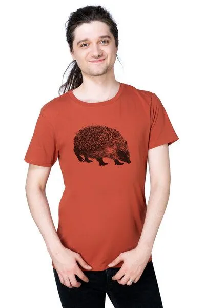 Hirschkind Hirschkind Bio- & Fair-Trade-Männershirt "Igel" rostrot – Produktbild 1 von 1