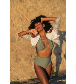 Anekdot Anekdot Bikini Set Versatile Top + Core High Slip – Produktbild 1 von 1