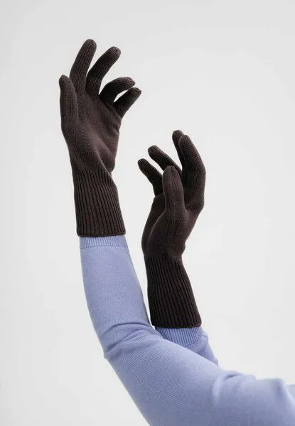MELA MELA Bundle Feinstrick Balaklava CHARVI + Strick Handschuhe RISHI, Dunkelbraun, – Produktbild 4 von 4