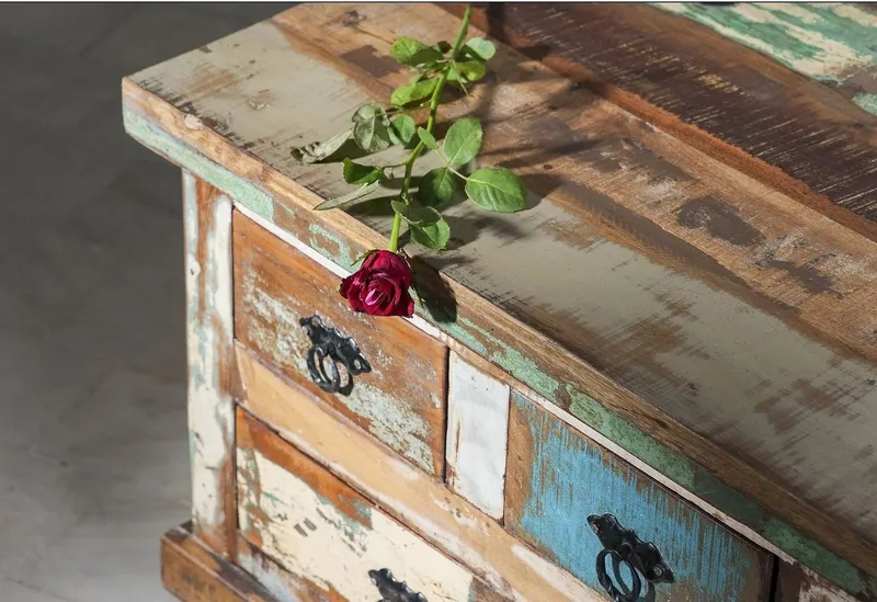 SIT Couchtisch Larnaka aus Altholz mit 5 Schubladen & 1 Klappe, Aus Holz alter Fischerboote gefertigt – individueller Vintage-Look, Bunt, – Produktbild 2 von 5