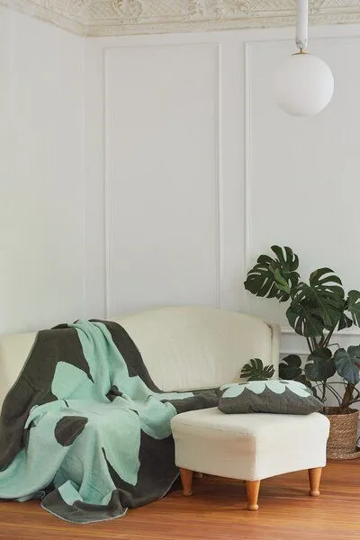 liv interior liv interior Decke DAISY aus recycelter Baumwolle, Grün, – Produktbild 2 von 4