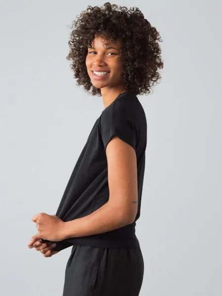 Honest Basics Honest Basics Damen Flügelärmeln T-Shirt aus Bio- und recycelter Baumwolle, Schwarz, – Produktbild 1 von 4