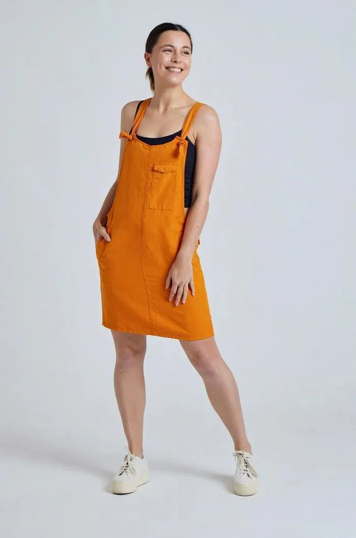 Flax and Loom Flax and Loom Leinen Latzkleid Peggy, Sun orange, – Produktbild 1 von 5