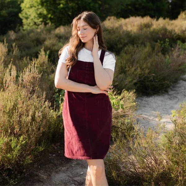 NORDLICHT NORDLICHT Damen Cord Kleid Latzkleid aus 100% Bio-Baumwolle MIKA, Rot, – Produktbild 1 von 4